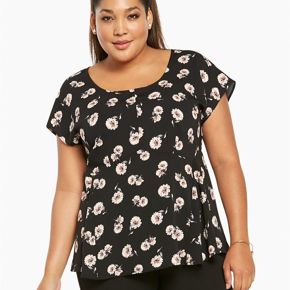Torrid Floral print crepe top size 4